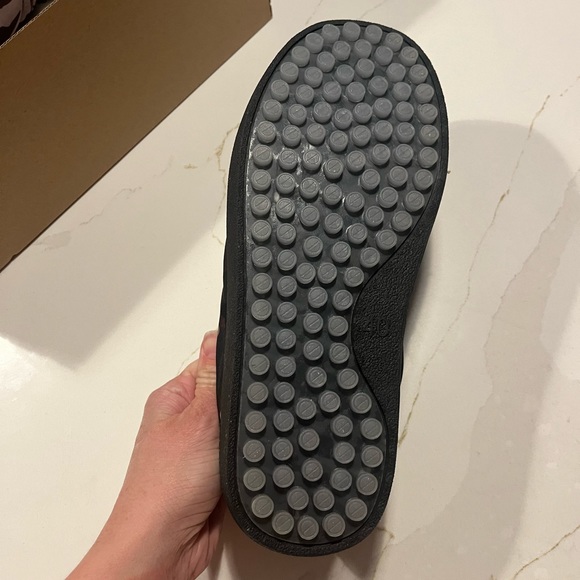 Apres Research Slipper - Picture 5 of 5